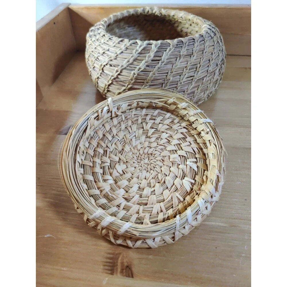 Handwoven Tohono O' Odham Papago Indian Woven Lidded Grass Basket ~7x5